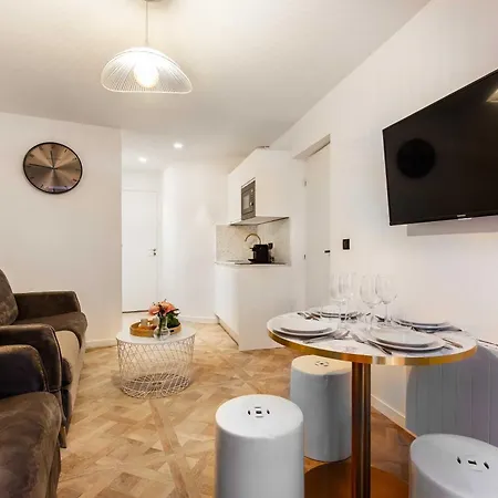 Charming - 1bd - 6p - Near Eiffel Tower Apartment